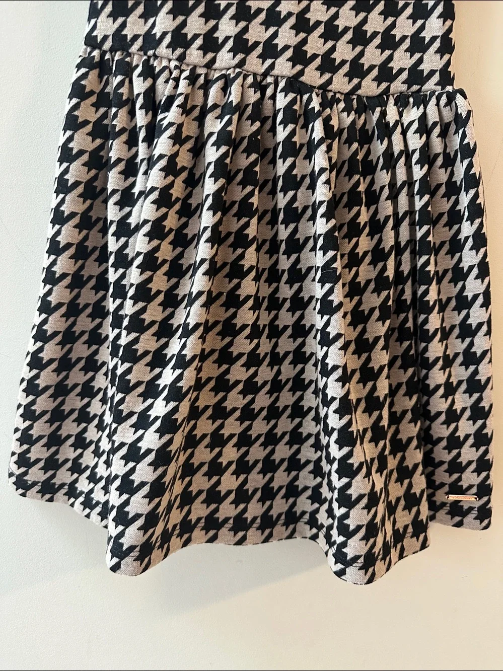 Tahari Girls Size 6 Black & Cream Houndstooth Puff-Sleeve Dress